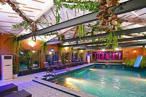 Семейные выходные на природе с прогулками и развлечениями Семейные выходные на природе с прогулками и развлечениями